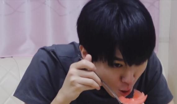 娱乐圈吃瓜王俊凯是谁,揭秘王俊凯的神秘吃瓜事迹